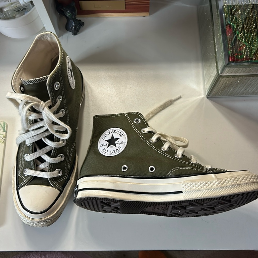 Green high top converse